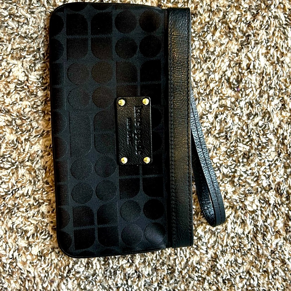 Kate Spade Zippered Chrissy wristlet
